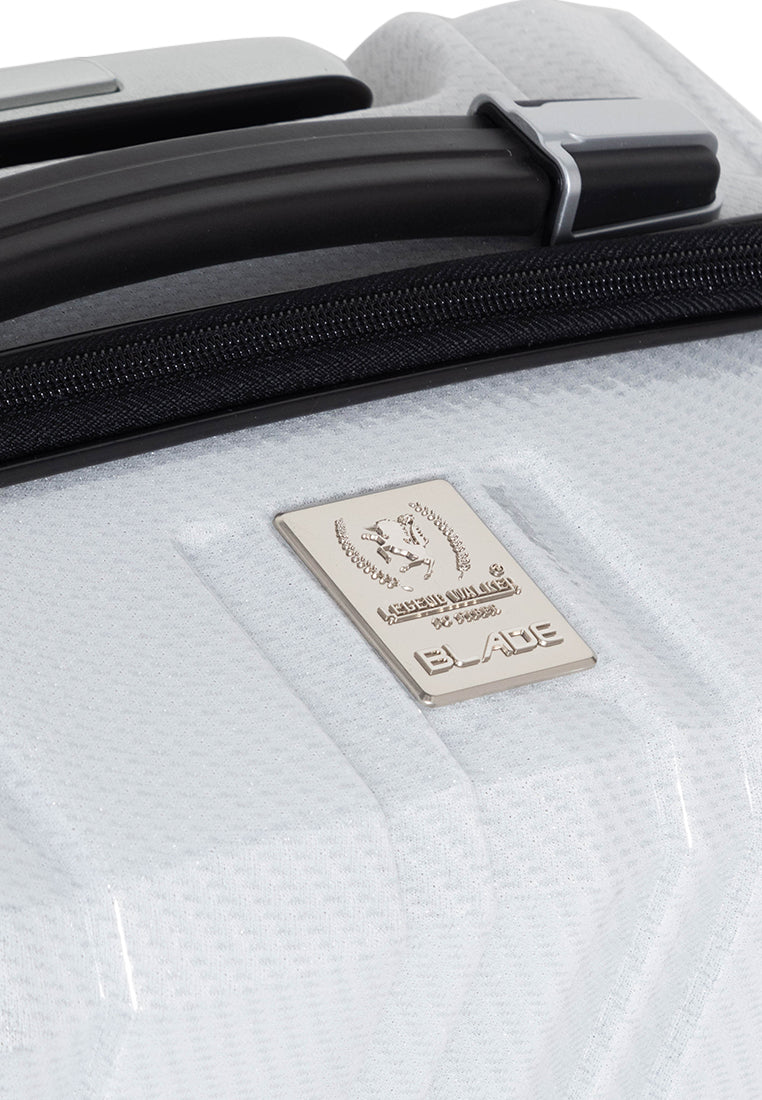 🔥BUY 1 TAKE 1🔥 Blade Ultra Light 5604 White Carbon